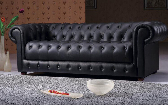 Divani Chesterfield in pelle imbottiti 3-2-1 posti.